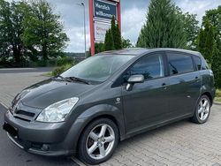 Grau Gebraucht 2006 Toyota Corolla Verso Van / Kleinbus | 2.150 €