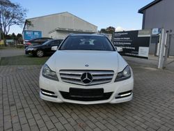Weiß Gebraucht 2011 Mercedes C300 Limousine | 5.399 €