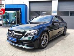 Grün (smaragdgrünmet.) Gebraucht 2018 Mercedes C220 AMG line Limousine | 29.980 € (Etwas zu teuer)