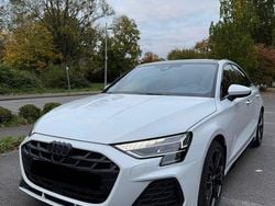 Weiß Gebraucht 2024 Audi A3 S-Line Limousine | 31.999 € (Guter Preis)