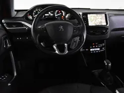 Orange Gebraucht 2015 Peugeot 2008 SUV | 7.600 € (Fairer Preis)