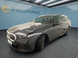Grau Gebraucht 2025 BMW 520 Kombi | 47.149 €