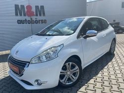Weiss Gebraucht 2012 Peugeot 208 Allure Kleinwagen | 7.900 € (Teuer)