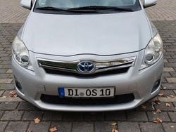 Silber Gebraucht 2010 Toyota Auris Hybrid Executive Limousine | 5.900 € (Fairer Preis)