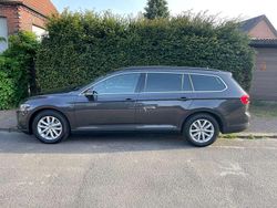 Grau Gebraucht 2019 VW Passat Business Kombi | 16.950 € (Fairer Preis)