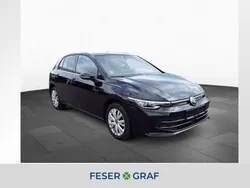 Grenadillschwarz metallic Gebraucht 2024 VW Golf VIII Style Limousine | 30.450 € (Fairer Preis)