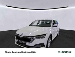 Weiß Gebraucht 2023 Skoda Octavia Style Kombi | 25.222 € (Guter Preis)