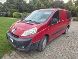 Rot Gebraucht 2010 Peugeot Expert Van | 2.850 €