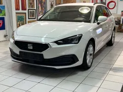 "candy" weiss Gebraucht 2022 Seat Leon Style Kombi | 19.900 € (Fairer Preis)