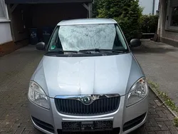Silber Gebraucht 2010 Skoda Fabia Kleinwagen | 3.299 € (Guter Preis)