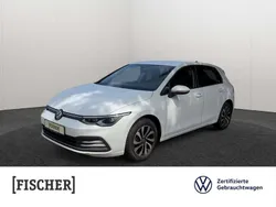 Weiss Gebraucht 2022 VW Golf VIII Active Limousine | 19.440 € (Guter Preis)