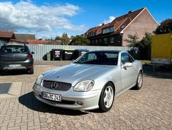 Silber Gebraucht 2002 Mercedes SLK200 Cabrio | 3.000 €