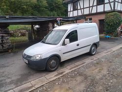 Weiß Gebraucht 2011 Opel Combo Van / Kleinbus | 2.800 € (Fairer Preis)