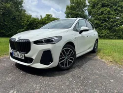 Weiß Gebraucht 2022 BMW 230 Sport Line Van / Kleinbus | 35.800 €