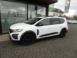 Weiß Gebraucht 2022 Dacia Jogger Extreme Van / Kleinbus | 11.980 €