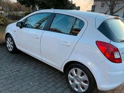 Weiß Gebraucht 2012 Opel Corsa Kleinwagen | 1.999 € (Guter Preis)