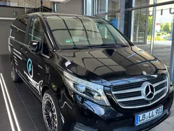 Schwarz Gebraucht 2014 Mercedes V220 Van / Kleinbus | 32.250 €