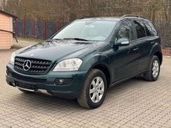 Blau Gebraucht 2005 Mercedes ML320 SUV | 3.900 € (Superpreis)