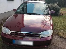 Rot Gebraucht 2002 Kia Shuma Limousine | 998 €
