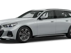 Grau Gebraucht 2024 BMW 520 Comfort Edition Kombi | 54.363 € (Guter Preis)