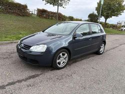 Blau Gebraucht 2005 VW Golf IV Trendline Kleinwagen | 2.100 € (Fairer Preis)