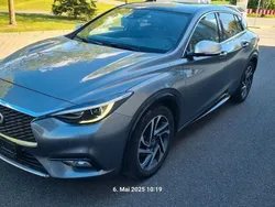 Infiniti Q30