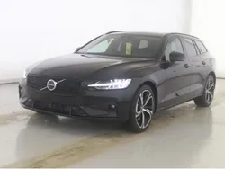 Onyx black (schwarz) Gebraucht 2025 Volvo V60 Plus Kombi | 38.960 € (Fairer Preis)