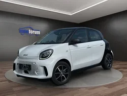 Weiß Gebraucht 2022 Smart ForFour Electric Drive Exclusive Limousine | 13.390 € (Fairer Preis)