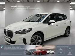 Weiß Gebraucht 2024 BMW 218 Active Tourer Luxury Line Van / Kleinbus | 31.580 € (Superpreis)