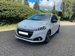Weiß Gebraucht 2016 Peugeot 208 Allure GT-Line Kleinwagen | 12.000 € (Etwas zu teuer)