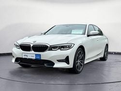 Weiß Gebraucht 2020 BMW 320 Sport Line Limousine | 25.990 € (Guter Preis)