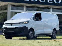 Weiß Gebraucht 2024 Citroën Jumpy Van / Kleinbus | 25.999 € (Guter Preis)