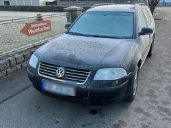 Schwarz Gebraucht 2004 VW Passat Kombi | 800 € (Superpreis)