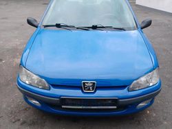Blau Gebraucht 1998 Peugeot 106 Kleinwagen | 1.750 €