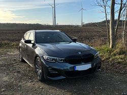 Grau Gebraucht 2021 BMW 320 M Sport Kombi | 25.950 € (Superpreis)