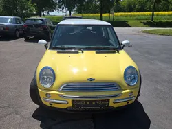 Gelb Gebraucht 2002 Mini Cooper Kleinwagen | 2.590 € (Fairer Preis)
