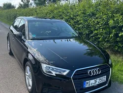 Schwarz Gebraucht 2016 Audi A3 Limousine | 14.700 € (Teuer)
