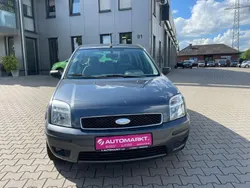 Grau Gebraucht 2002 Ford Fusion Limousine | 2.990 € (Teuer)