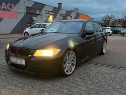 Schwarz Gebraucht 2008 BMW 320 Limousine | 5.300 € (Fairer Preis)