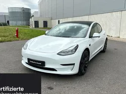 Weiß Gebraucht 2021 Tesla Model 3 Performance Limousine | 33.600 € (Etwas zu teuer)