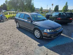 Grau Gebraucht 2001 Volvo V40 Kombi | 2.100 €