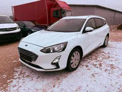 Weiß Gebraucht 2020 Ford Focus Cool & Connect Limousine | 7.990 € (Fairer Preis)