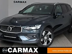 Grau Gebraucht 2019 Volvo V60 CC Kombi | 23.900 € (Guter Preis)