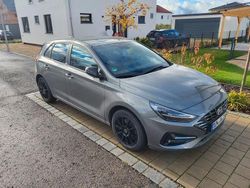 Grau Gebraucht 2020 Hyundai i30 Intro Edition Limousine | 18.300 € (Teuer)