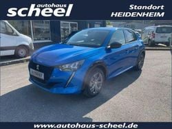 Blau/typ aussenverkleidung met Gebraucht 2023 Peugeot e-208 Allure Kleinwagen | 22.090 € (Fairer Preis)