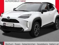 Weiß Neu 2025 Toyota Yaris Hybrid Plus Limousine | 36.389 €