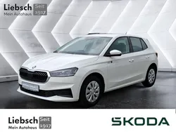 Weiß Gebraucht 2023 Skoda Fabia Active Limousine | 13.990 € (Guter Preis)