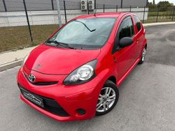 Rot Gebraucht 2013 Toyota Aygo Basis Kleinwagen | 2.990 € (Etwas zu teuer)