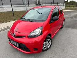 Rot Gebraucht 2013 Toyota Aygo Basis Kleinwagen | 2.990 € (Etwas zu teuer)