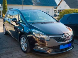Braun Gebraucht 2017 Opel Zafira Tourer Van / Kleinbus | 9.200 € (Guter Preis)